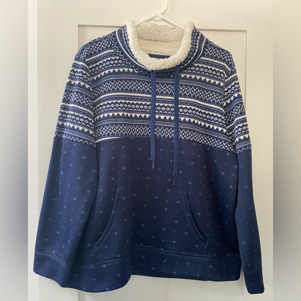 Warm winter sweater that’s perfect for running errands and hanging with family!